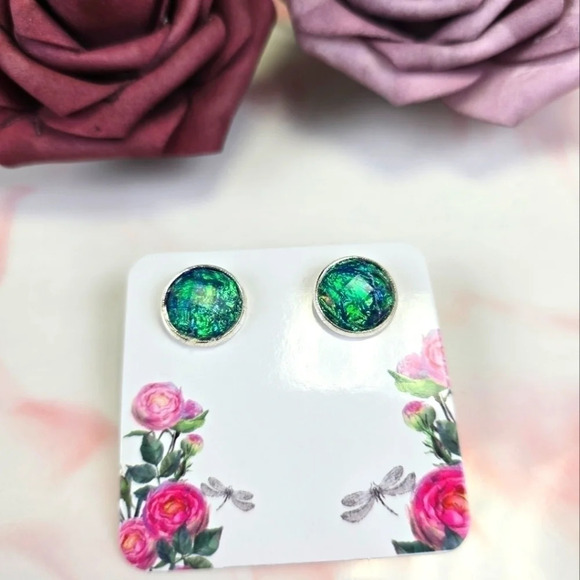 Handmade Stud Earrings - Picture 1 of 2